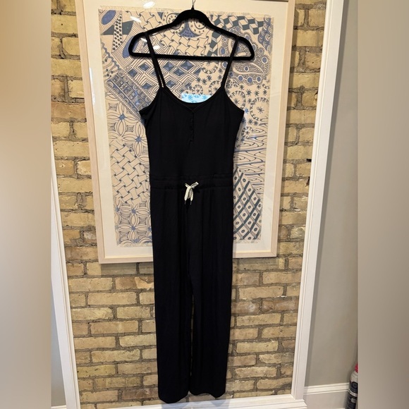 new Vuori Pose Henley ribbed jumpsuit in black stretch - Picture 8 of 8